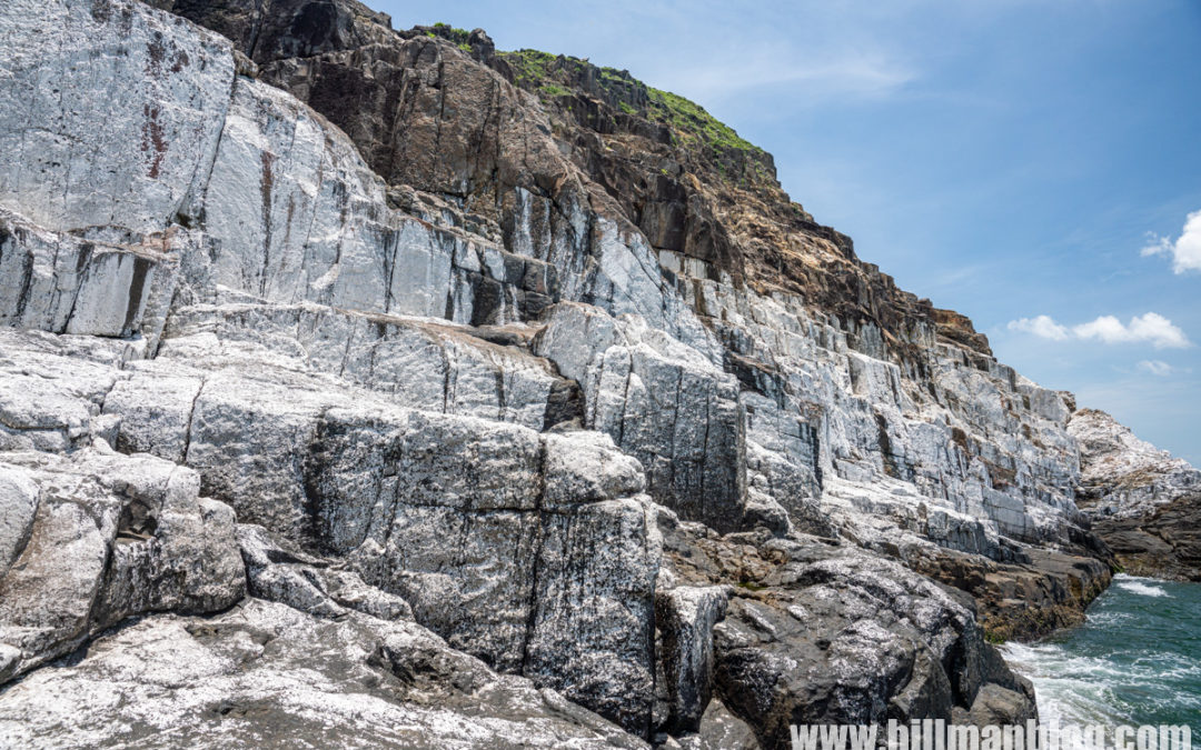 東龍島 (白崖、噴水岩)