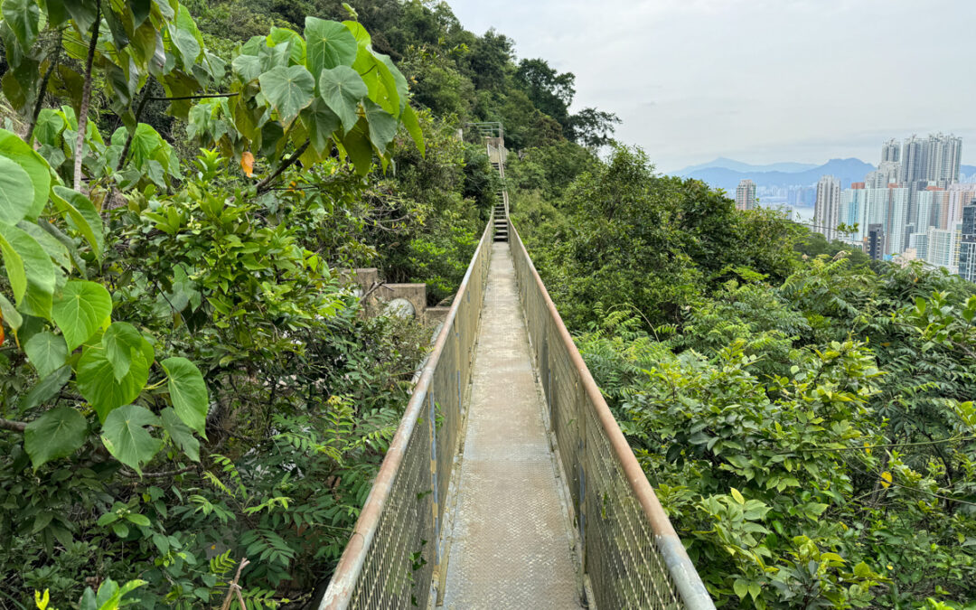 筲箕灣鐵橋棧道